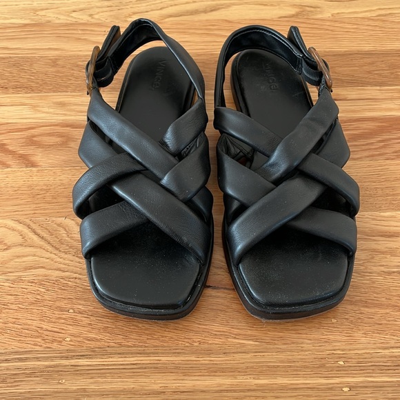 Vince Women’s Rexx Black Leather Sandals Size 8.5 Fisherman - Picture 2 of 8